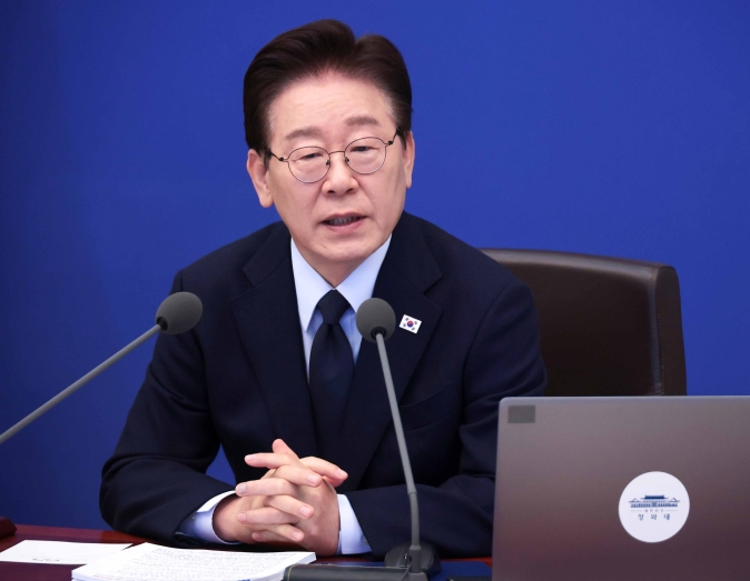 "사람의 탈 쓰고 이럴 수가"...이재명,  무신사·스타벅스 '역사 조롱 마케팅' 질타