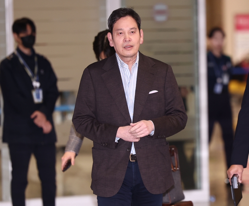 "'5·18 탱크데이' 정용진 회장 경영 일선 퇴진하라" 오월단체 공동 결의문 발표