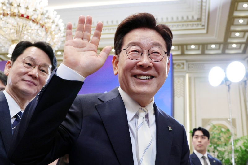 李대통령 "국민총소득 성장률 사상최고...'모두의 성장'에 최선"