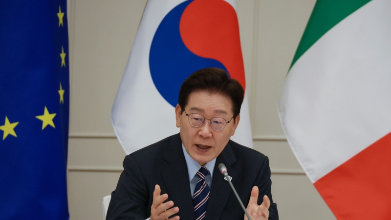 李대통령 "與, '우리 진영' 아닌 '국민 전체' 향해야"
