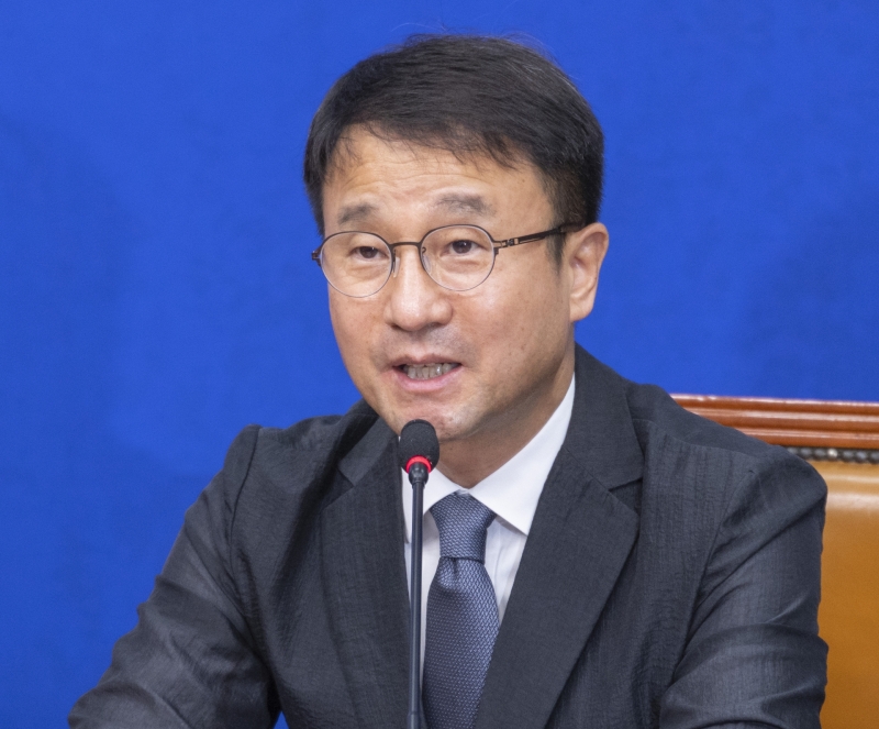 民 한병도 "법사위원장 양보 없다...경제관련 상임위원장 회수도 검토"