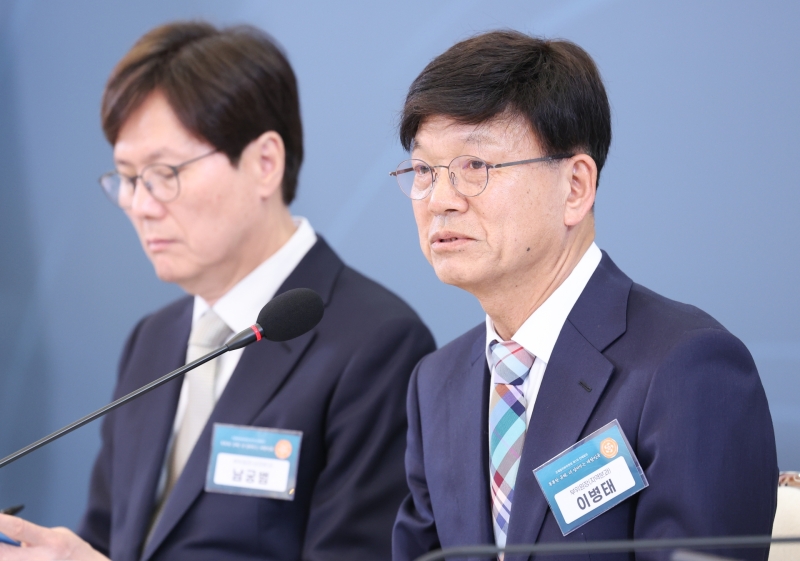 청와대, '5·18 성역 논란' 이병태 부위원장에 자진 사퇴 권고