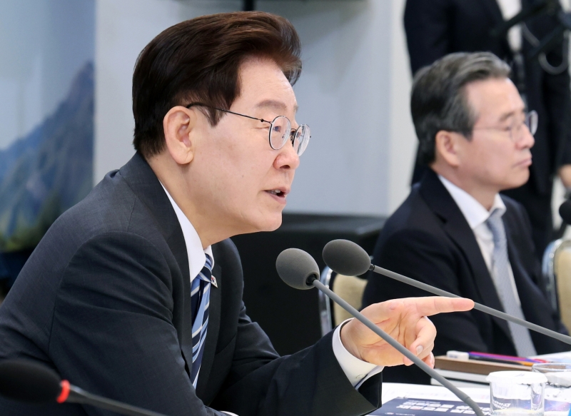 李대통령 "가짜뉴스가 공동체 파괴...AI 기반 실시간 팩트체크 구축"