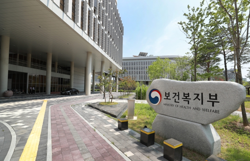 월 연금 100만 원도 안 되는데…퇴직 공무원·군인도 기초연금 길 열리나