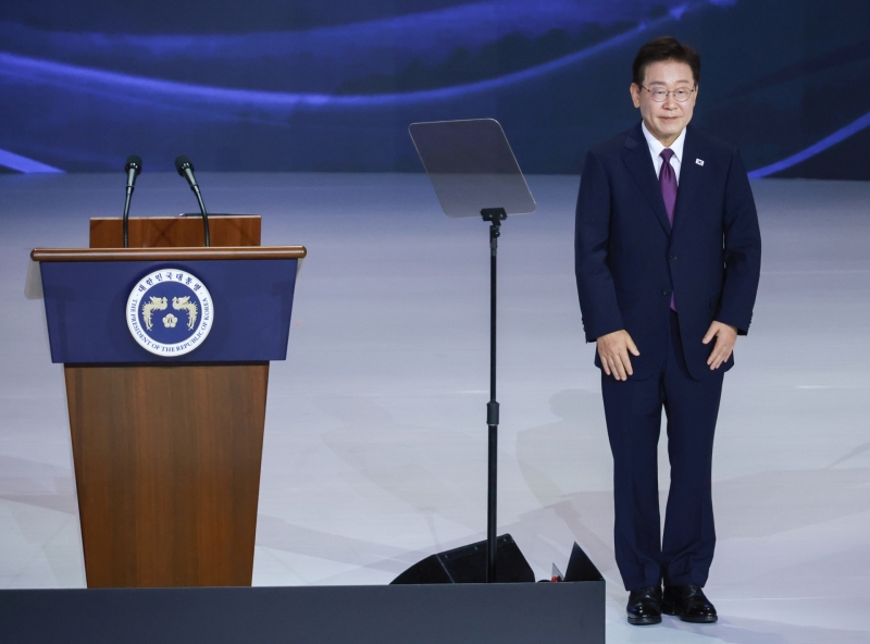 李대통령 당무개입?...여야 '전대 SNS 발언' 놓고 정면 충돌