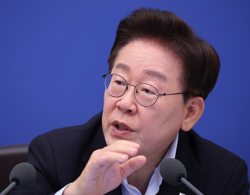 李대통령 "삼전 노조의 '광주 군공항 반도체공장' 쟁의대상 주장에 국민들 깜짝 놀라"