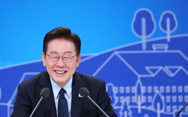 李대통령 "1주택자 양도세 감면, 무한대로 하는 것은 문제"