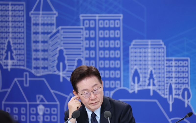 李대통령 지지율 51%까지 하락...민주 44%·국힘 23%