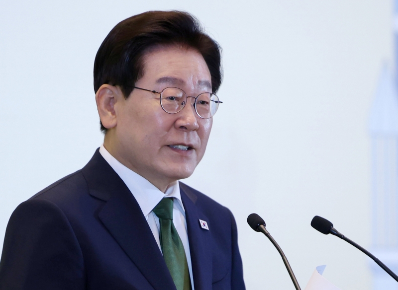 李대통령 지지율 53%, 2%p↓… 민주 40%·국힘 21%