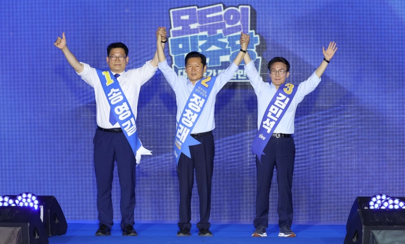 민주 당대표 부 ·울 ·경 경선서 정청래 46.65% 1위… 김민석 43.85%