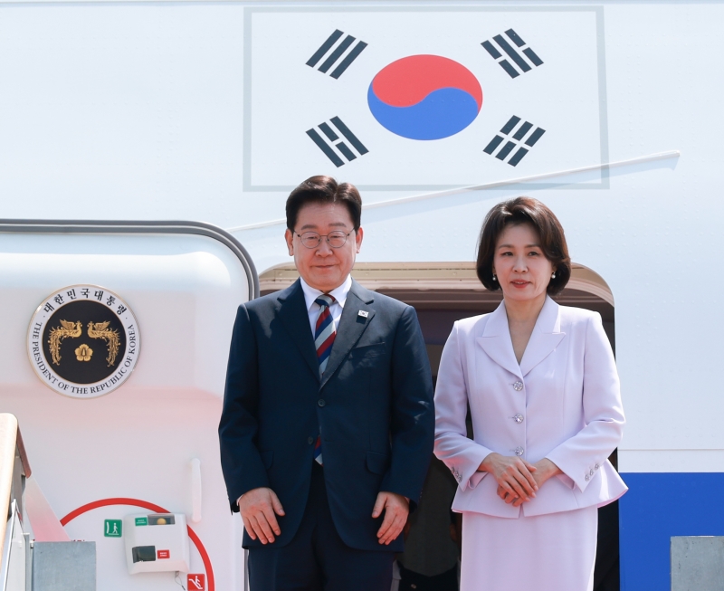 7시간 반 마라톤 회의...李 대통령 "가용 수단 총동원해 주택 공급 앞당겨"