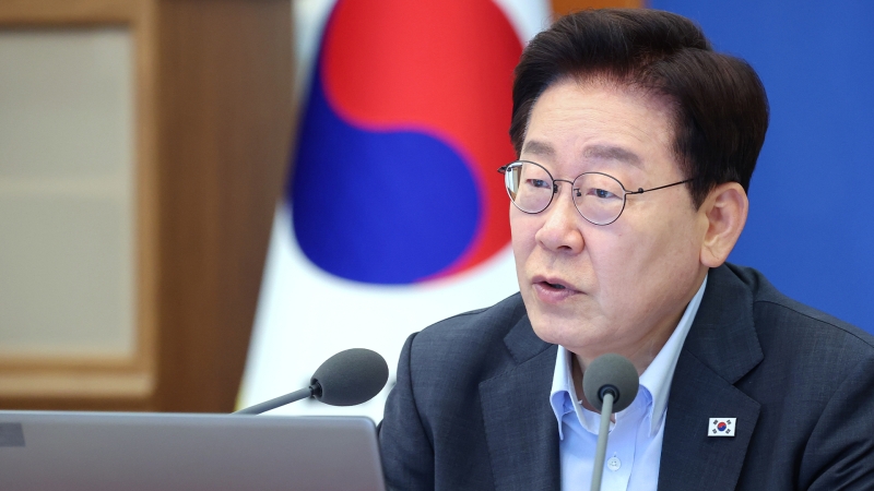 李대통령 "월급은 최고 49.5% 세금인데, 100억대 부동산 양도소득엔 세금 몇 억 밖에"