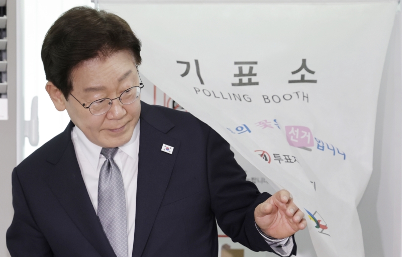 "투표용지 부족 책임 회피에 분노"…李대통령 살해 협박글 8차례 올린 30대 불구속 송치