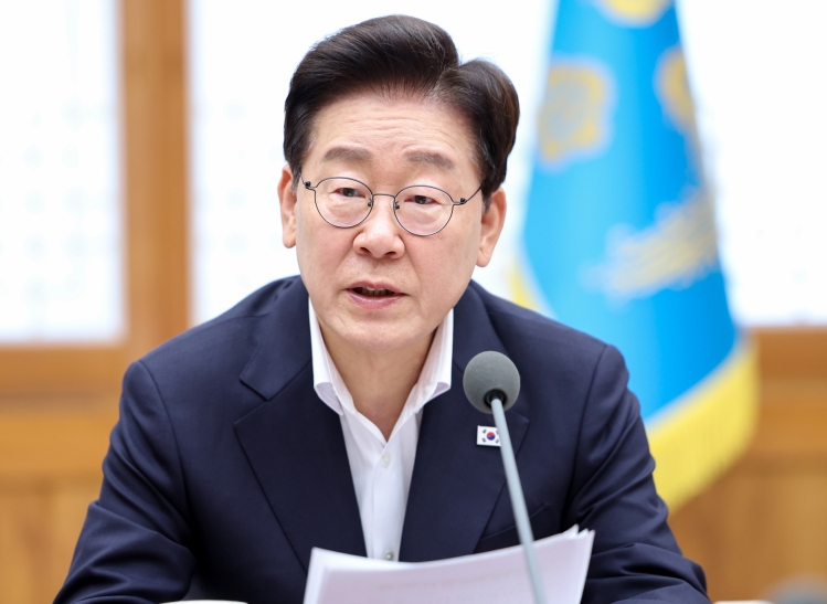 李대통령 "2028년 중순까지 광주군공항 기능 他기지로 임시배치...호남 반도체 속도전"