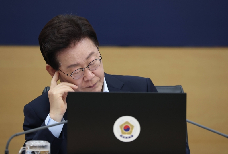 李대통령 "수사문제, 국민 걱정 많아…경찰 추가 대책 보고하라"… 檢보완수사권 폐지 후폭풍 고심