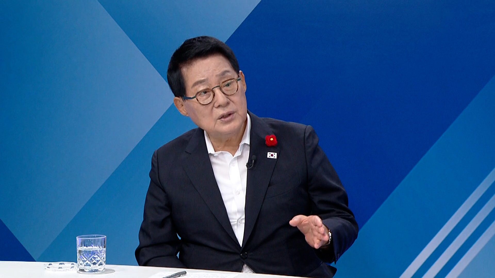 박지원 "정치검찰, 어떡하든 한동훈은 살려놓으려 해...죽어도 '짹', 내란 피의자로 잡아들여야"[여의도초대석]