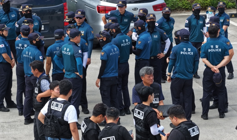 '제주 여성 실종 사건' 담당 경찰관 긴급체포