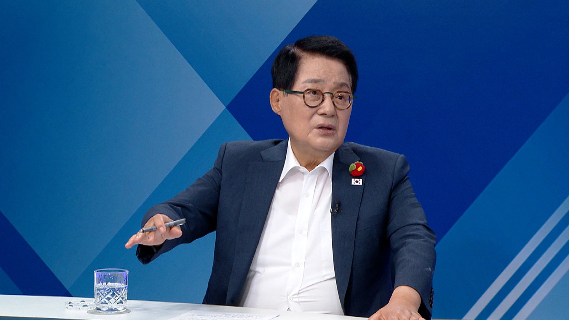 박지원 "정치꾼' 조희대, 이 대통령 대법관들 임명 '파투 전술'...배째라 서면제청, 핍박 유도"[여의도초대석]