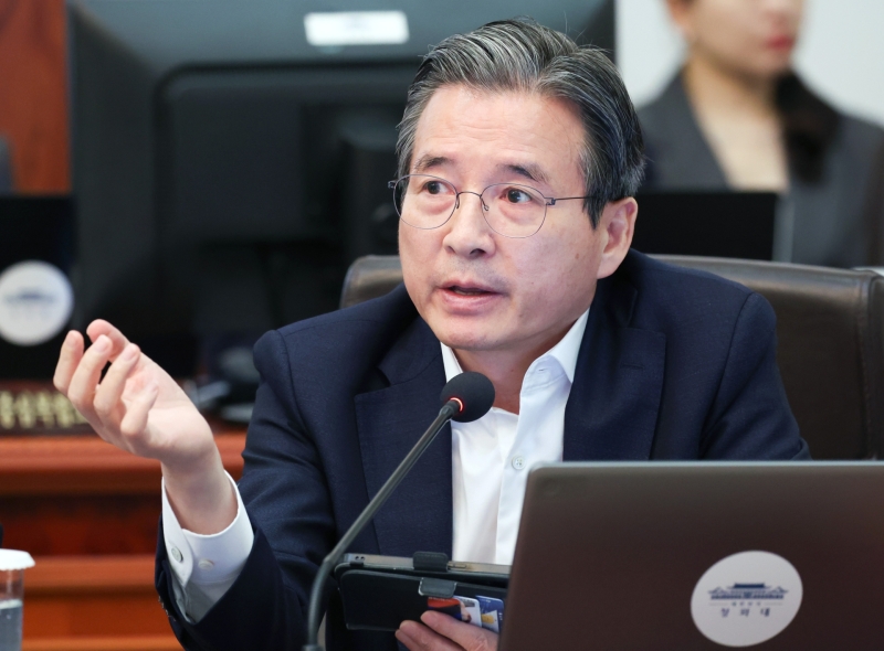 김용범 靑 정책실장 사퇴…'레버리지 ETF' 여론 악화 배경