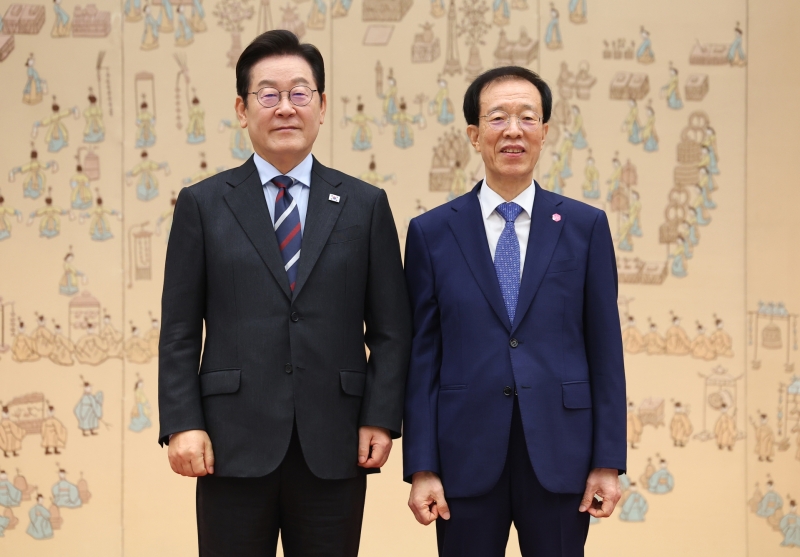 이석연 국민통합위원장 사임 표명…"정부와 국민통합 철학 달랐다"
