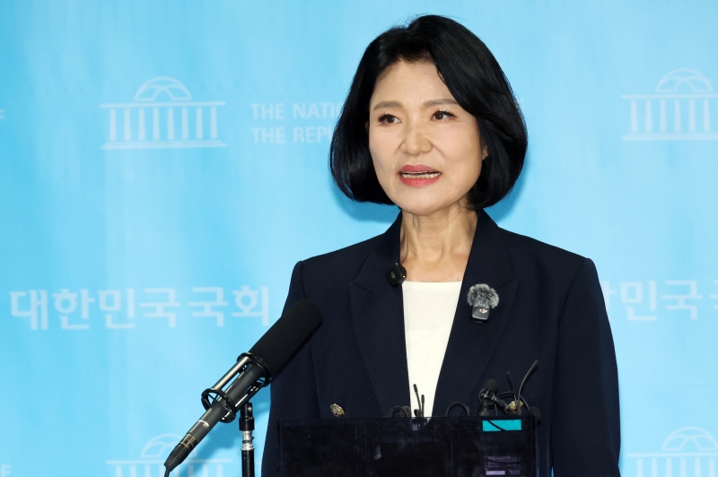 이진숙, '여자 히틀러' 발언 김민석 고소…경찰 출석