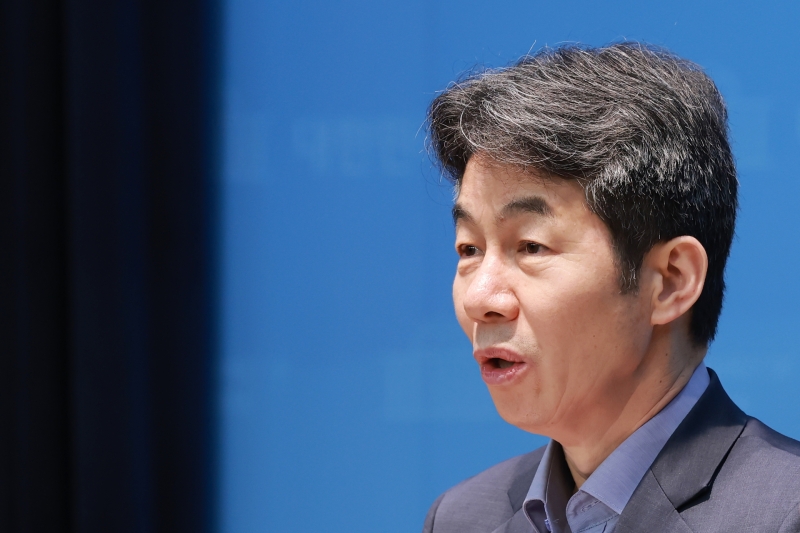 '친문' 윤건영 "李대통령 지지율 이반 심각...국민, 신뢰 철회 단계"