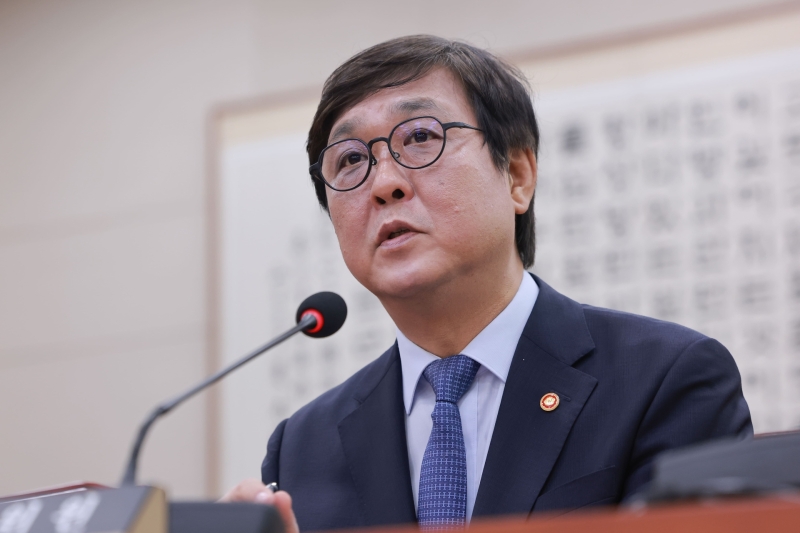 최휘영 장관 "영화 '암살자(들)' 배우 자택 시위는 민주주의 파괴…엄정 대응 요청"