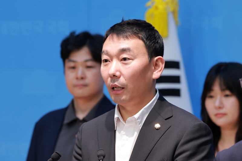 김용민, 李대통령에 반박…"법무부에 중수청 두자 한 적 없다"