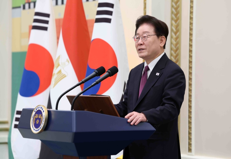 李대통령 지지율 37%, 與 지지율 35%로 현 정부 출범 뒤 최저치[한국갤럽]