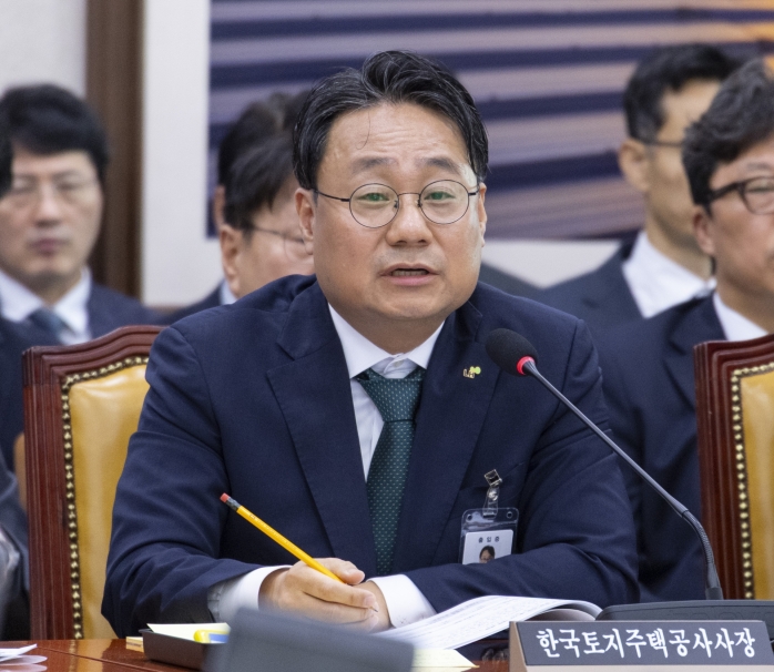 "집값 급락 가능성 많다"...LH 사장 "지금 무리해서 살 필요 없다"