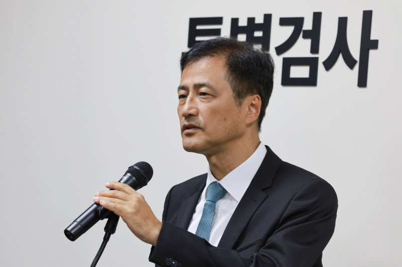 특검 "전국 30개 시군구 선관위, 투표자수 허위 입력 확인...강제수사 개시"