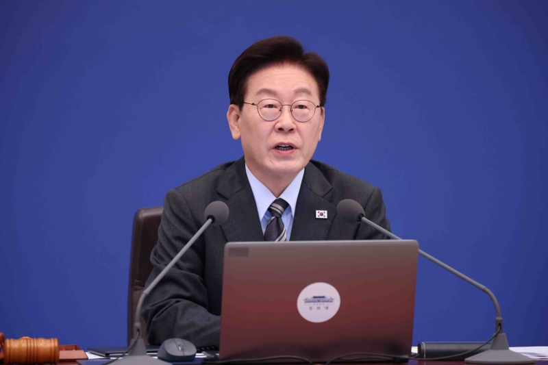 李대통령 "짜장면 좋다는 건 짬뽕 폄훼라더니"…농지조사 책임 전가 비판 반박
