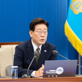 이 대통령, 하루 두 번 '검찰개혁' 글...유시민 비판 영상까지 공유하며 정면 반박