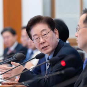 “대통령 앞에서 ‘아닙니다’ 못 한다”… 장관 10여 명, 국무회의 생중계 축소  건의