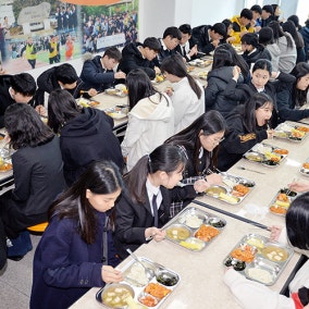 재탕 삼탕에 뒷북까지… 거대 양당 공약 '20년 흑역사'