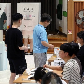 '단 124표 차' 충주시장 투표지 직접 다시 센다…선관위 결정