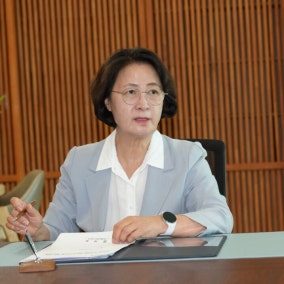 추미애 “간호사 ‘태움’은 명백한 괴롭힘…공정한 일터 만들 것”