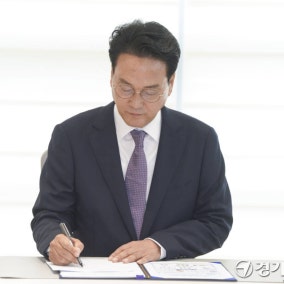 안민석 경기도교육감 “도교육청 광교청사, 폐쇄형서 개방형으로 전격 전환”