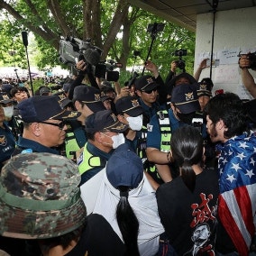 ‘잠실 개표소’ 국조특위 진입 막으며 경찰 폭행한 60대 남성 구속 송치