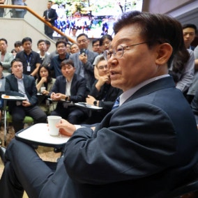 李대통령, 김용 재판 겨냥 “구글 타임라인이 알리바이 증명해도 기소·유죄... 이해 안 돼”